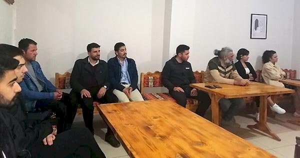 Elisa Bayburt Kitap Sahafta Söyleşilere Devam Ediliyor