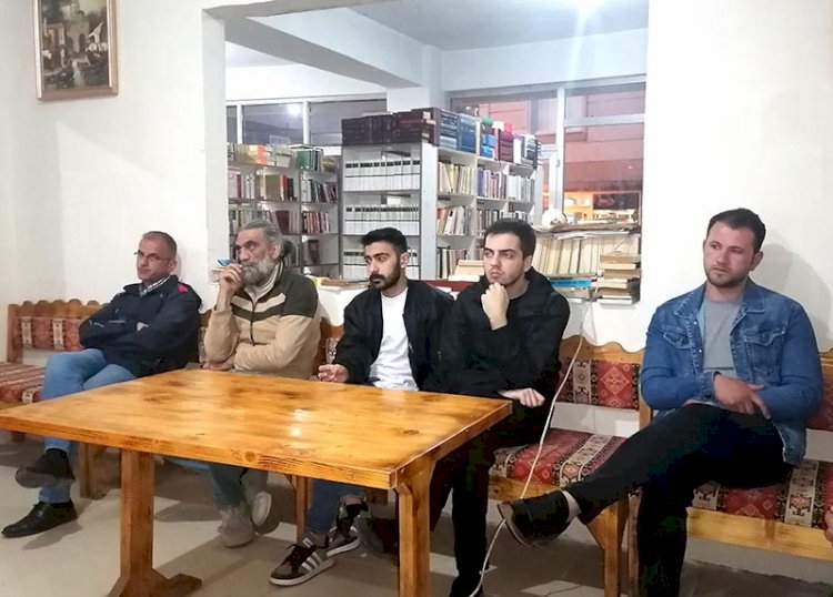 Elisa Bayburt Kitap Sahafta Söyleşilere Devam Ediliyor
