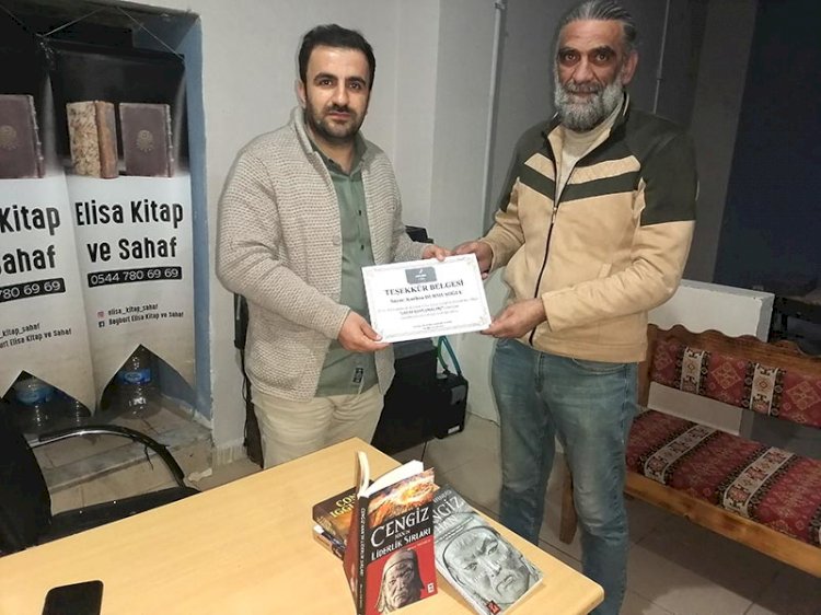 Elisa Bayburt Kitap Sahafta Söyleşilere Devam Ediliyor