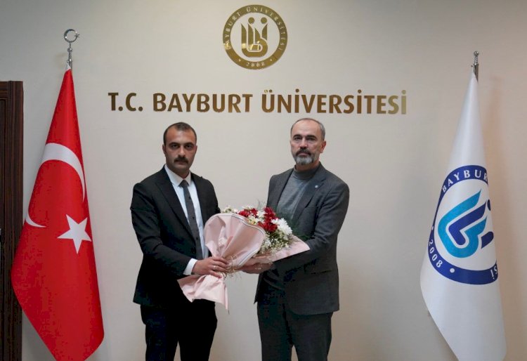 Bayburt Ülkü Ocakları'ndan Rektör Mutlu Türkmen'e Öğretmenler Günü Ziyareti