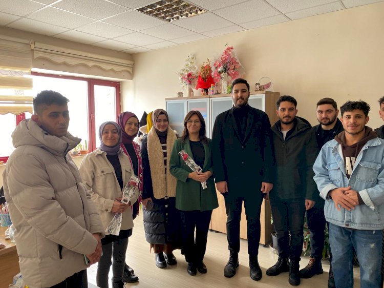 Bayburt Ülkü Ocakları'ndan Rektör Mutlu Türkmen'e Öğretmenler Günü Ziyareti