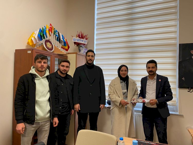 Bayburt Ülkü Ocakları'ndan Rektör Mutlu Türkmen'e Öğretmenler Günü Ziyareti
